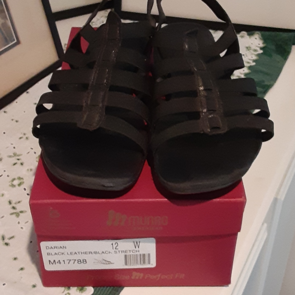 Munro Darian Sandals 12W
